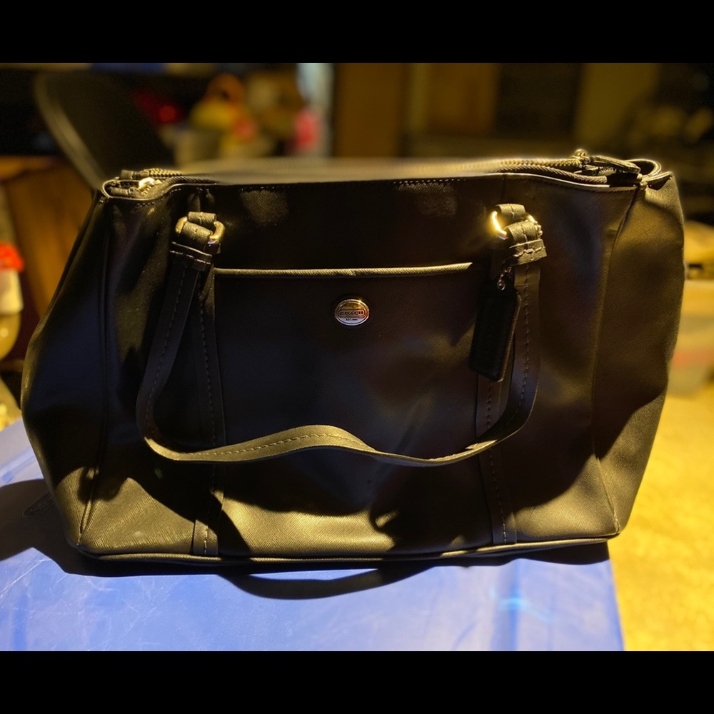 Medium/Large Coach tote